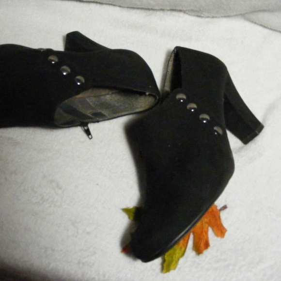 AEROSOLES Shoes - Aerosoles Bootie Boots